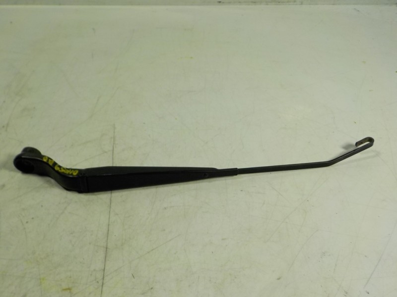 Recambio de brazo limpia delantero derecho para dodge caliber 2.0 16v crd cat referencia OEM IAM 5183260AA  