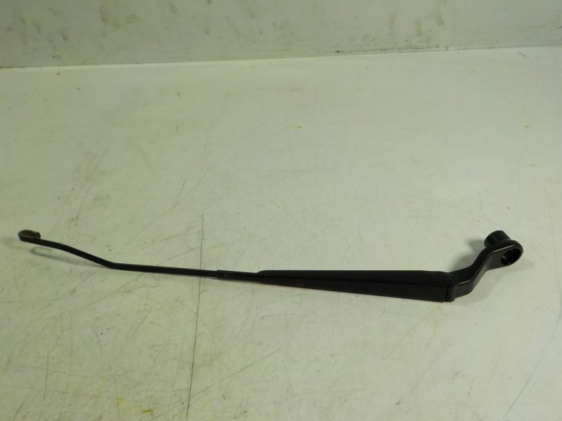 Recambio de brazo limpia delantero izquierdo para dodge caliber 2.0 16v crd cat referencia OEM IAM 5183258AA  