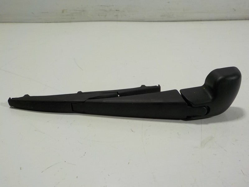 Recambio de brazo limpia trasero para lexus ct 200h referencia OEM IAM 8524152140  