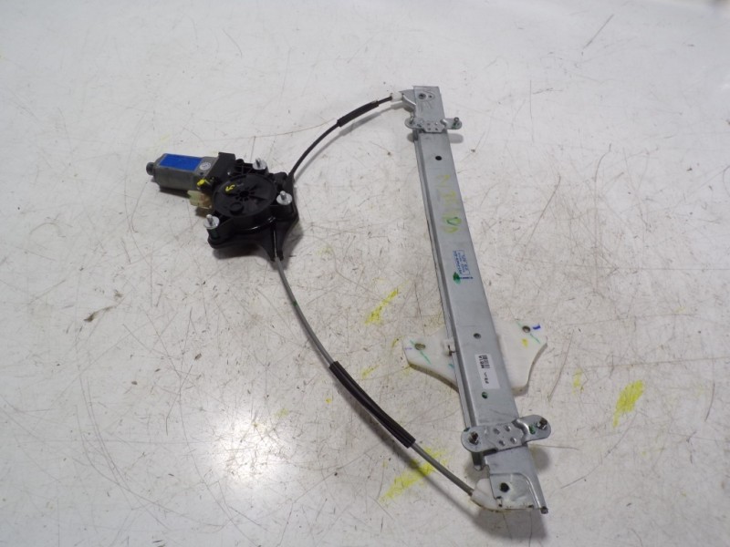 Recambio de elevalunas delantero derecho para hyundai i10 1.2 cat referencia OEM IAM 82404B4110 82402B4110 F00S1W2026