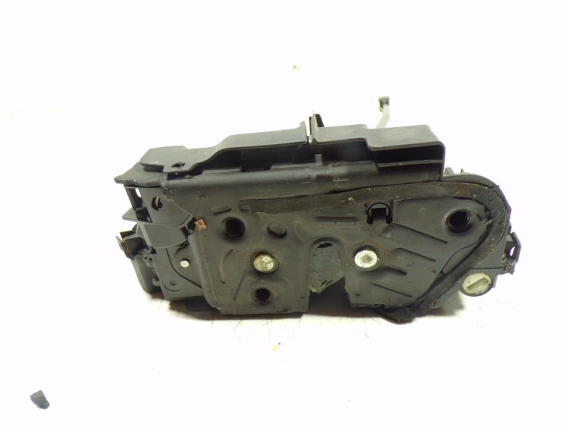 Recambio de cerradura puerta trasera izquierda para volkswagen golf vii lim. (bq1) 1.6 tdi referencia OEM IAM 5TA839015E A5E5TA8