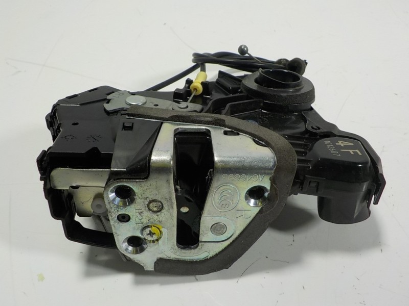 Recambio de cerradura puerta delantera derecha para lexus ct 200h referencia OEM IAM 6903042221 1012607 