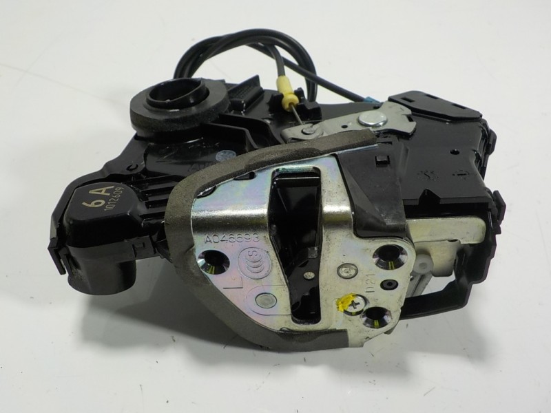Recambio de cerradura puerta delantera izquierda para lexus ct 200h referencia OEM IAM 6904042241 1012609 