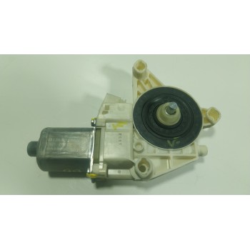 MOTOR ELEVALUNAS DELANTERO DERECHO A4479063600 A4479063600 