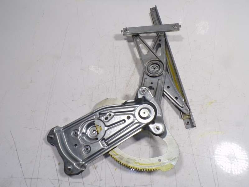 Recambio de elevalunas trasero derecho para renault scenic iii 1.5 dci diesel referencia OEM IAM 827208148R 966415102 