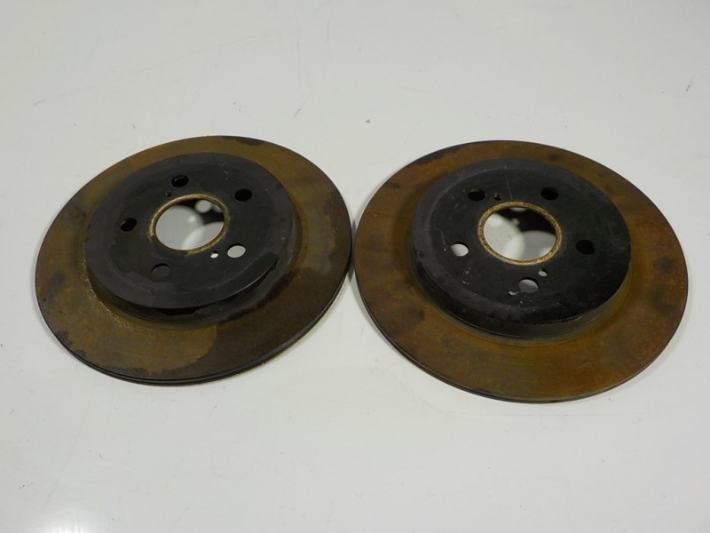 Recambio de disco freno trasero para lexus ct 200h referencia OEM IAM 4243112310  