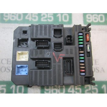 CAJA RELES / FUSIBLES 