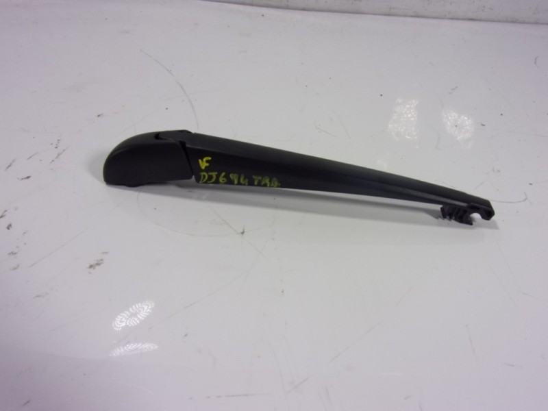 Recambio de brazo limpia trasero para toyota yaris cross 1.5 vvti 16 v 55 kw referencia OEM IAM 852410D170  