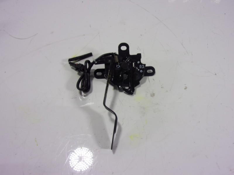 Recambio de cerradura capot para toyota yaris cross 1.5 vvti 16 v 55 kw referencia OEM IAM 535100DA00  