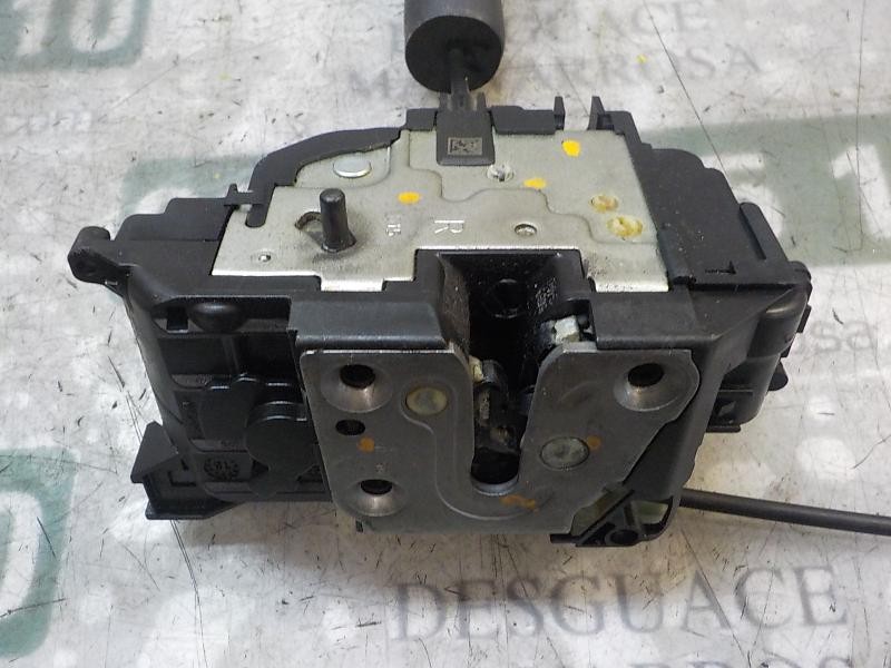 Recambio de cerradura puerta trasera derecha para renault megane iii berlina 5 p 1.2 16v referencia OEM IAM 825020002R  