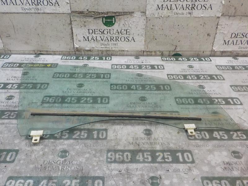 Recambio de cristal puerta delantero derecho para renault megane iii berlina 5 p 1.2 16v referencia OEM IAM 803007357R  