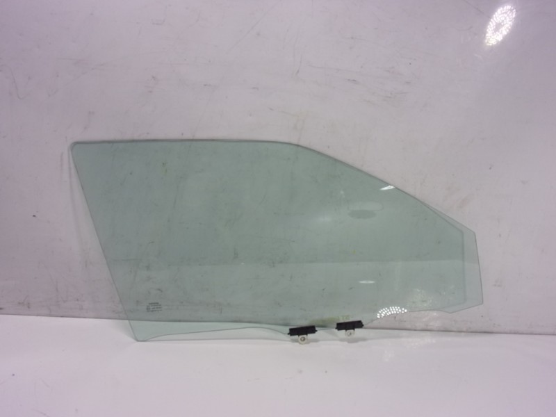Recambio de cristal puerta delantero derecho para toyota yaris cross 1.5 vvti 16 v 55 kw referencia OEM IAM   