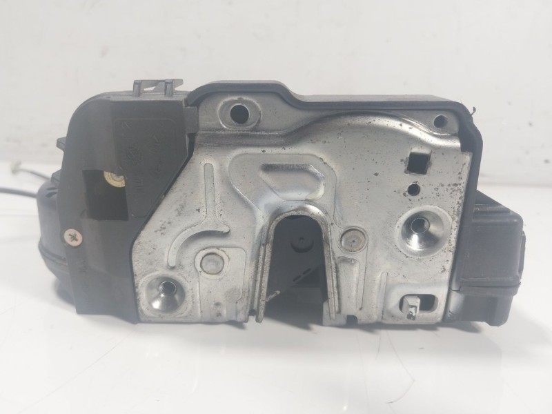 Recambio de cerradura puerta trasera izquierda para mercedes-benz clase cls (w219) 3.0 cdi cat referencia OEM IAM A2197300135  