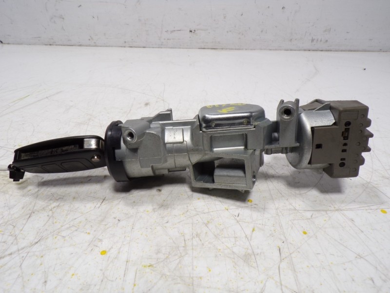 Recambio de antirrobo para ford focus lim. (cb8) 1.6 tdci cat referencia OEM IAM 1681167 6E5T15607CA 