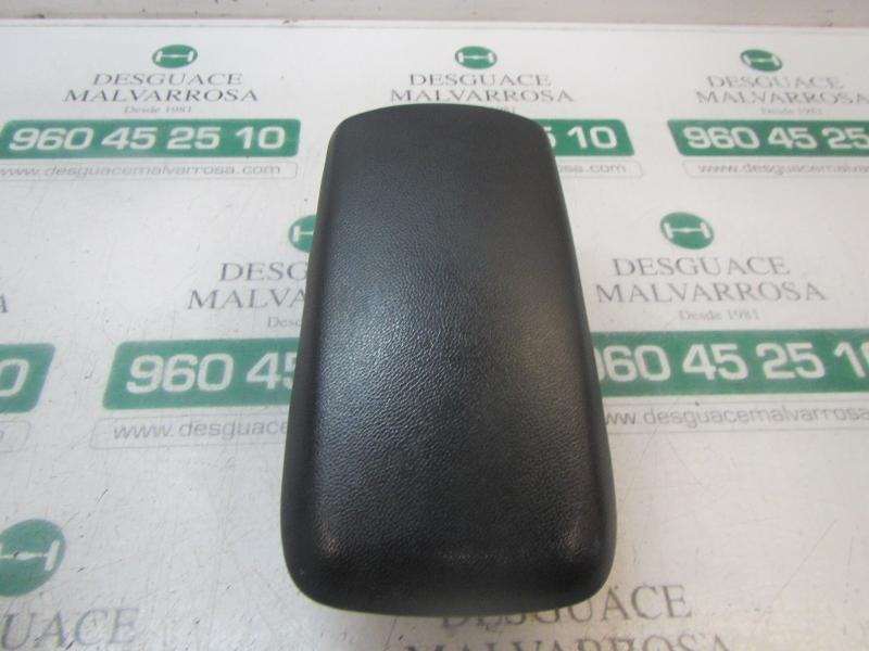 Recambio de apoyabrazos central para kia cee´´d sporty wagon active referencia OEM IAM 846601H0000W  