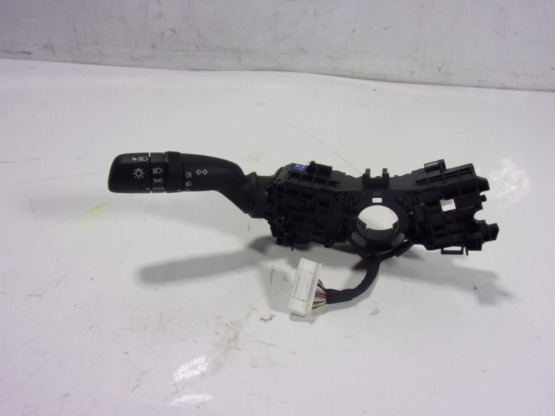 Recambio de mando luces para toyota yaris cross 1.5 vvti 16 v 55 kw referencia OEM IAM 8432902040 02D7017J910 