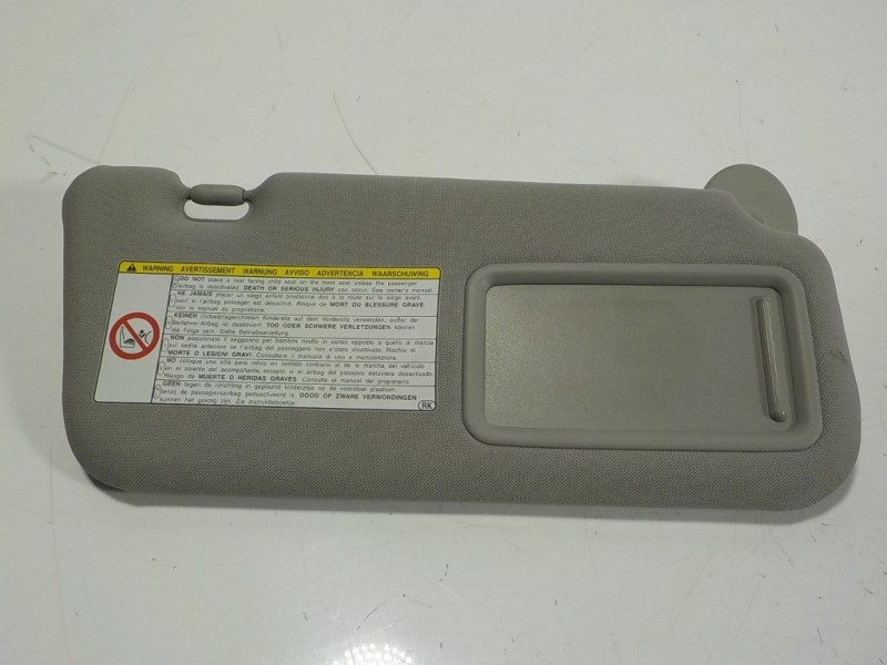 Recambio de parasol derecho para lexus ct 200h referencia OEM IAM 7431076050B0  