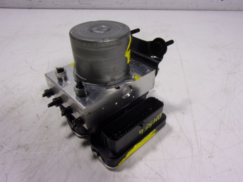 Recambio de abs para toyota yaris 1.5 vvti hev referencia OEM IAM 440500DG32 0265299212 