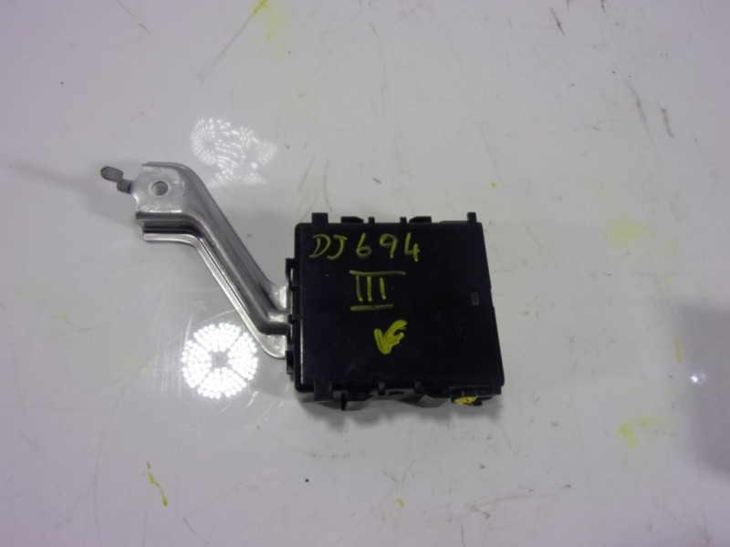 Recambio de modulo electronico para toyota yaris cross 1.5 vvti 16 v 55 kw referencia OEM IAM 8594052100 8594052100 