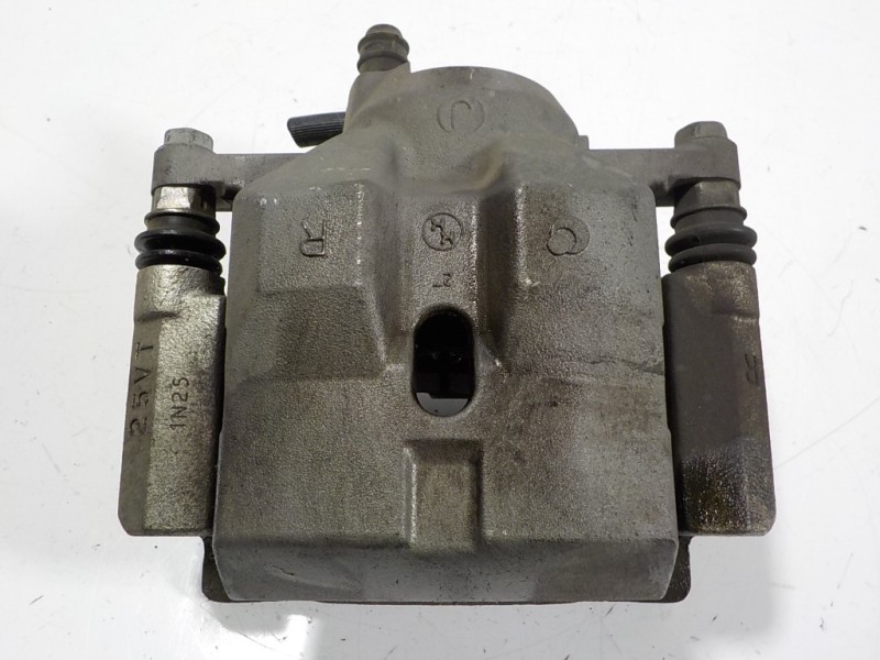 Recambio de pinza freno delantera derecha para lexus ct 200h referencia OEM IAM 4773047060  