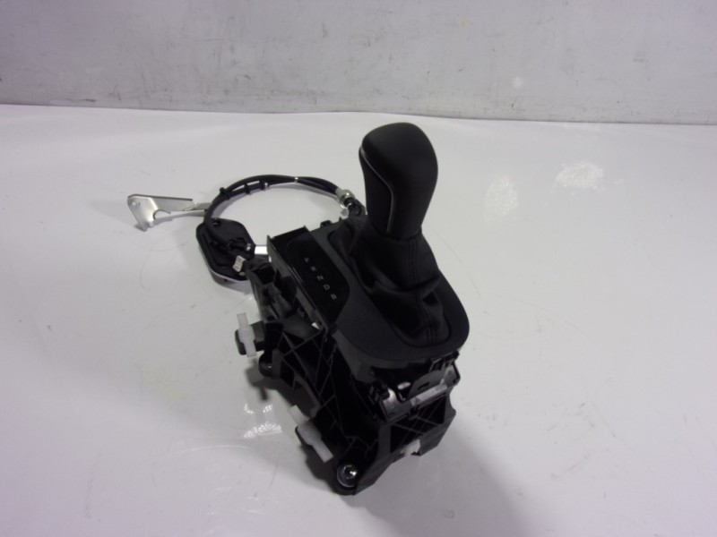 Recambio de palanca cambio para toyota yaris cross 1.5 vvti 16 v 55 kw referencia OEM IAM 33560F4050  