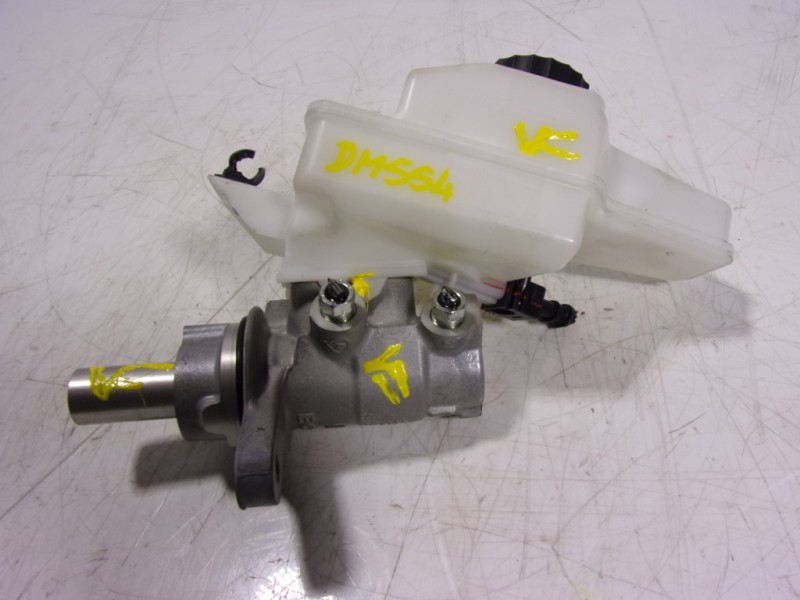 Recambio de bomba freno para toyota yaris 1.5 vvti hev referencia OEM IAM 47201K9005 0204850452 