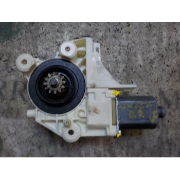 MOTOR ELEVALUNAS DELANTERO DERECHO 