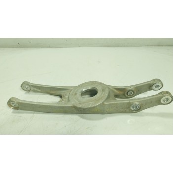 BRAZO SUSPENSION SUPERIOR TRASERO DERECHO A2063520300 