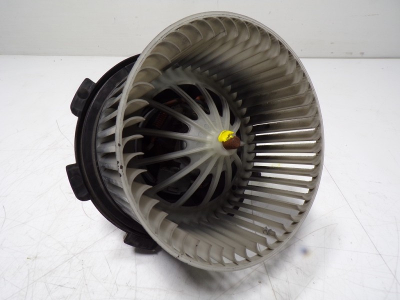 Recambio de motor calefaccion para volkswagen crafter caja cerrada 2.0 tdi referencia OEM IAM 2E0819987A  