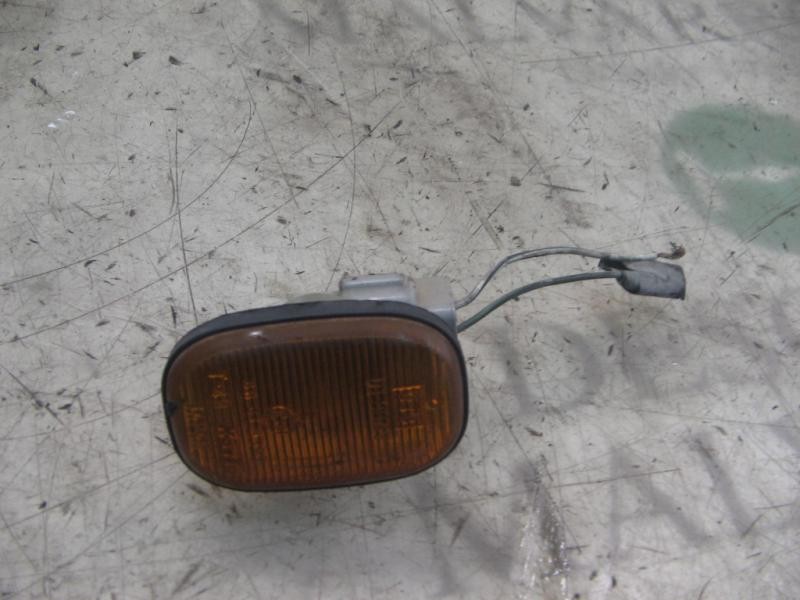 Recambio de piloto lateral derecho para toyota carina (t19) 2.0 berlina referencia OEM IAM   