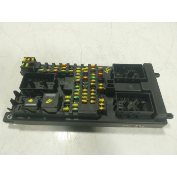 CAJA RELES / FUSIBLES LR045149 3521AT510A 