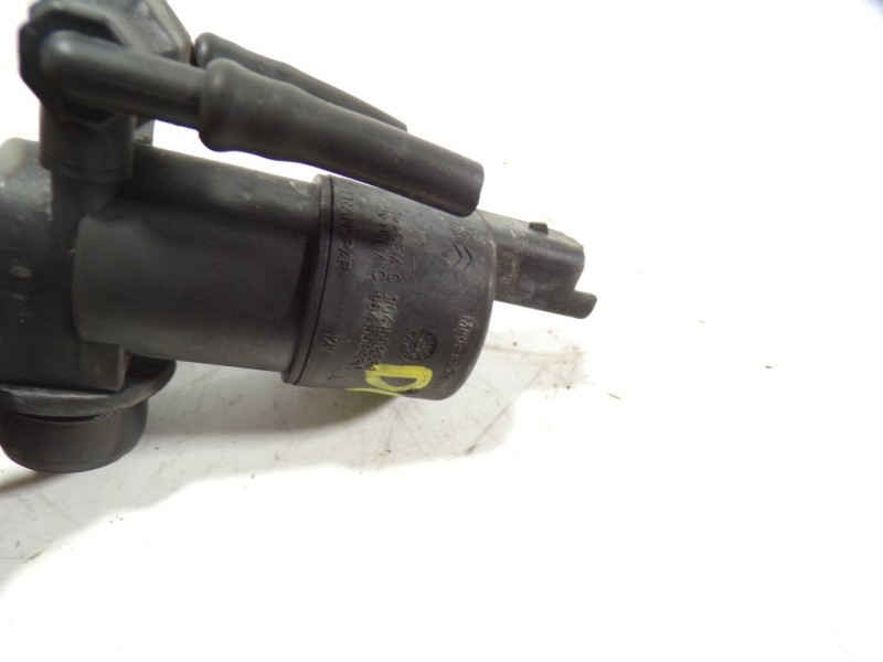 Recambio de bomba limpia para peugeot 208 1.2 12v e-vti referencia OEM IAM 643475 9641553880 