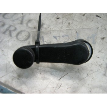 MANETA ELEVALUNAS TRASERA IZQUIERDA 