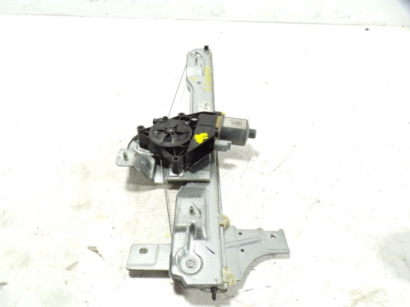 Recambio de elevalunas delantero derecho para peugeot 208 1.2 12v e-vti referencia OEM IAM 9673154380 9674254380 0130822702