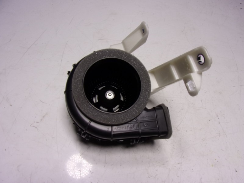 Recambio de motor calefaccion para toyota yaris 1.5 vvti hev referencia OEM IAM G9230K0021 G9230K0021 