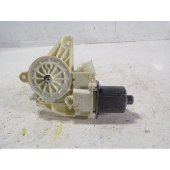 MOTOR ELEVALUNAS DELANTERO DERECHO A2469065200 A2469065200 