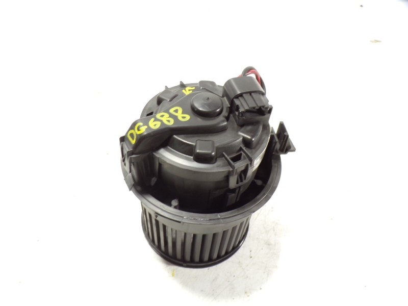 Recambio de motor calefaccion para peugeot 208 1.2 12v e-vti referencia OEM IAM 1608182080  T1013140A