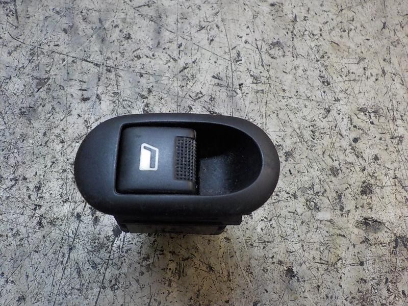 Recambio de mando elevalunas delantero derecho para citroën c3 1.4 hdi referencia OEM IAM   