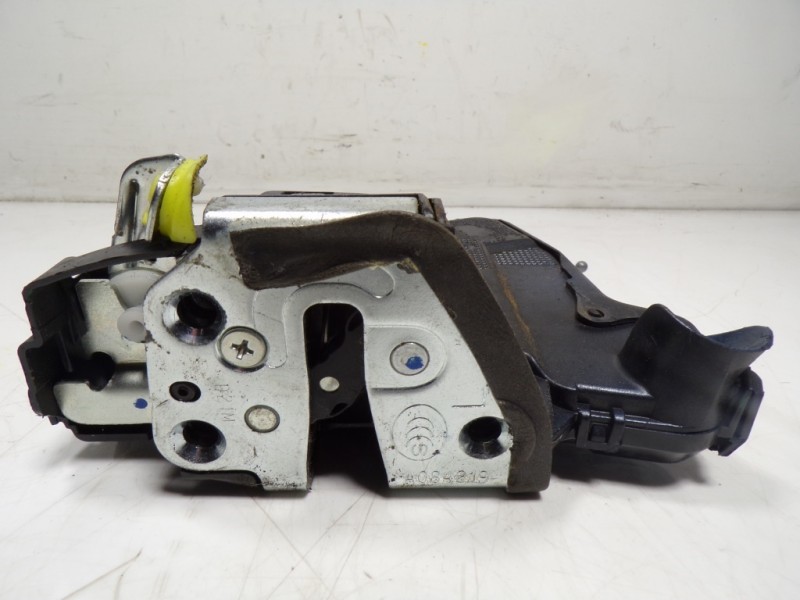 Recambio de cerradura puerta delantera izquierda para toyota auris touring sports (e18) hybrid active referencia OEM IAM 6904002