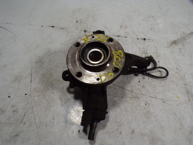 Recambio de mangueta delantera izquierda para peugeot partner kasten 1.6 16v hdi fap referencia OEM IAM 364696  