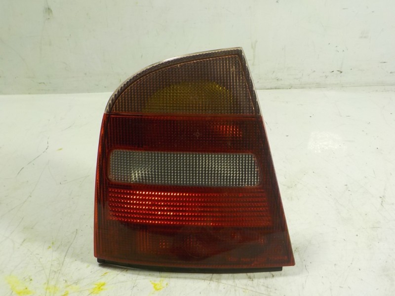 Recambio de piloto trasero izquierdo para skoda octavia berlina (1u2) 1.9 tdi referencia OEM IAM  1U6945111 6PINS 