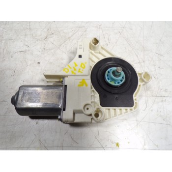 MOTOR ELEVALUNAS TRASERO DERECHO 8K0959801B 8K0959801B 1101919810200