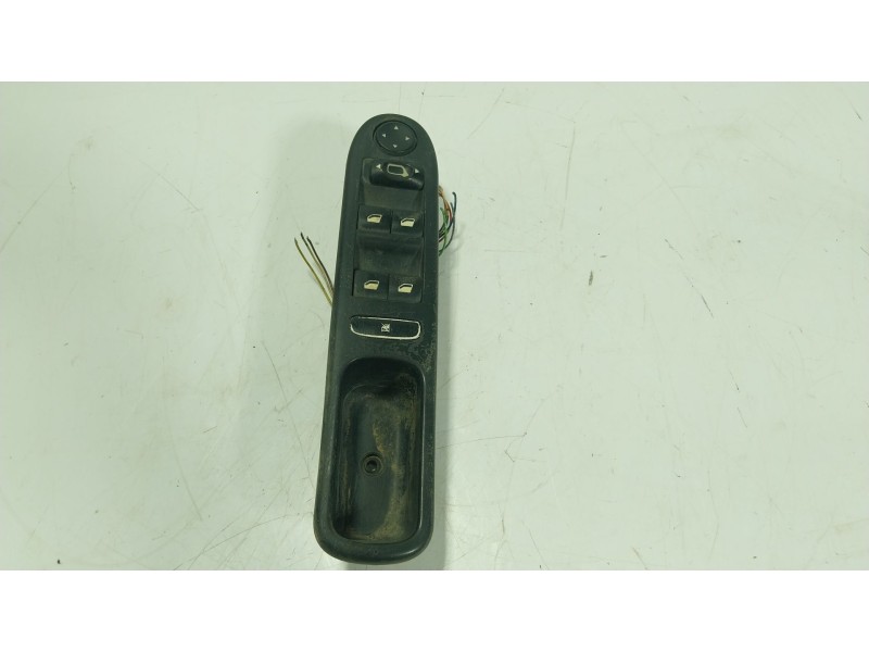 Recambio de mando elevalunas delantero izquierdo para citroën c4 i (lc_) 1.4 16v referencia OEM IAM  96531124XT 