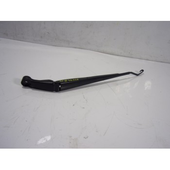 BRAZO LIMPIA DELANTERO IZQUIERDO 852210D240 