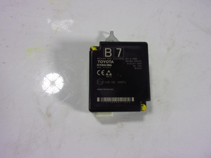 Recambio de modulo electronico para toyota yaris cross 1.5 vvti 16 v 55 kw referencia OEM IAM 897B00D010 897B00D010 