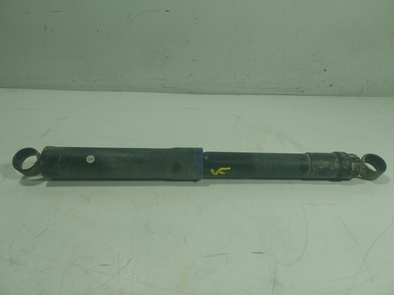 Recambio de amortiguador trasero derecho para toyota hilux referencia OEM IAM 485318Z006 485310K760B 