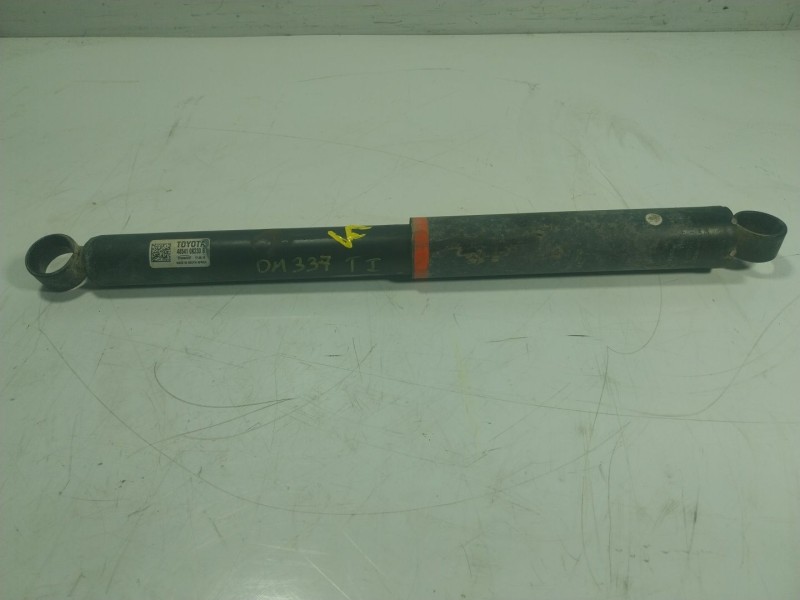 Recambio de amortiguador trasero izquierdo para toyota hilux referencia OEM IAM 4854109290 485410K230B 