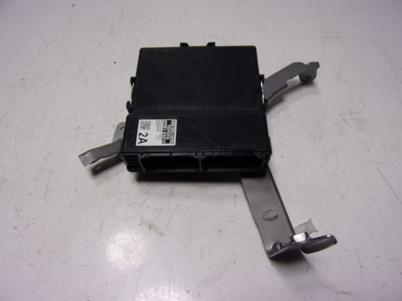 Recambio de modulo electronico para toyota yaris 1.5 vvti hev referencia OEM IAM  89981K0012 