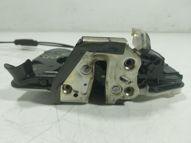 Recambio de cerradura puerta delantera derecha para toyota hilux referencia OEM IAM 6903002600  