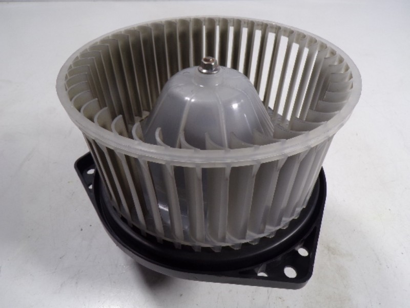 Recambio de motor calefaccion para ssangyong rodius 2.2 td cat referencia OEM IAM   